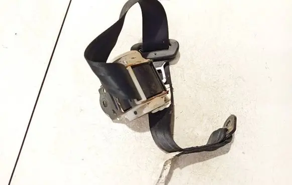 Nissan Pixo Rear seatbelt