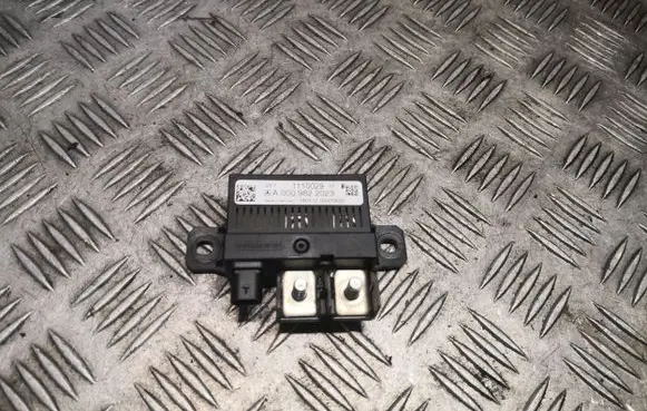 Mercedes-Benz E W212 Other relay 0009822023 A0009822023