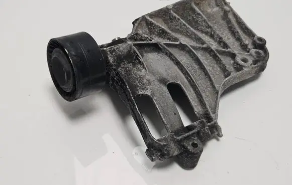 BMW X6 E71 A/C compressor mount bracket 7585167 68572910 69603