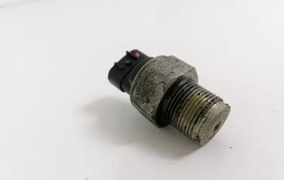 Fuel pressure sensor