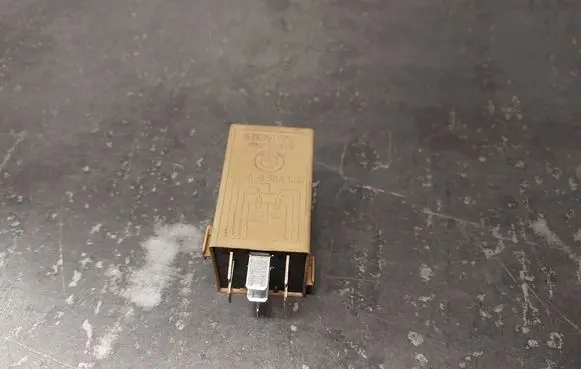 BMW 3 E46 Other relay 8384505 61368384505