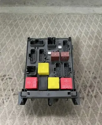 Renault Espace - Grand espace IV Fuse module 8200004201E 518832001 8200283812