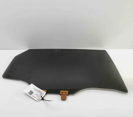 Nissan Qashqai J12 Rear door window glass 823006UA0B