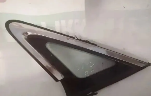 Mazda CX-7 Front triangle window/glass 