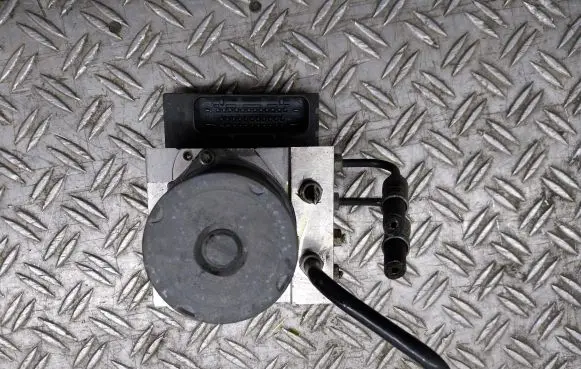 BMW 5 E60 E61 ABS Pump
