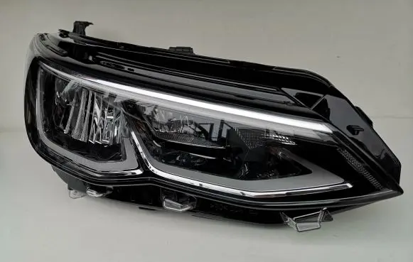 Volkswagen Golf VIII Headlight/headlamp