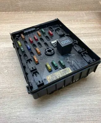 Volkswagen PASSAT B6 Fuse module 3C0937125 63592777