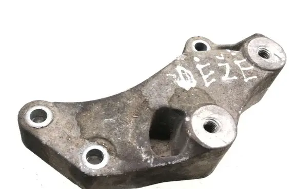Opel Corsa D Gearbox mounting bracket 13185906