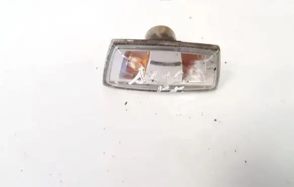 Opel Astra H Front fender indicator light t090025