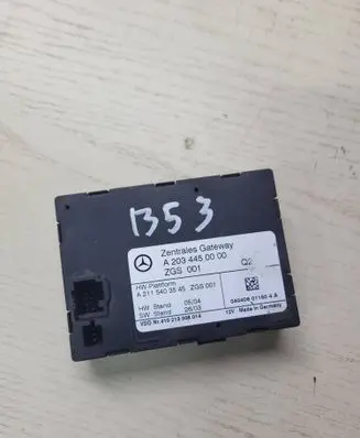 Mercedes-Benz E W211 Gateway control module A2034450000 A2115403545