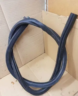 Volkswagen Eos Front door rubber seal 3C5867913B