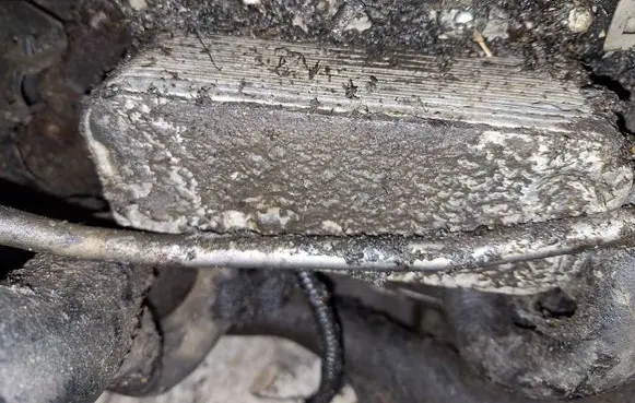 Engine oil radiator
