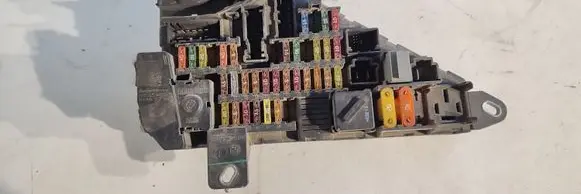 BMW 5 E60 E61 Fuse module 690655806
