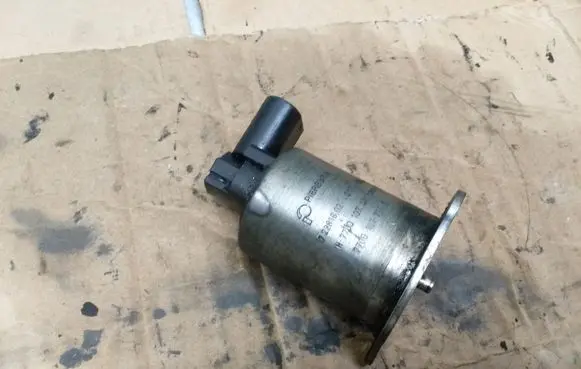 Renault Laguna II EGR valve 7700107797B 7700107471