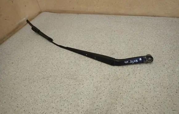 Nissan Note (E12) Front wiper blade arm