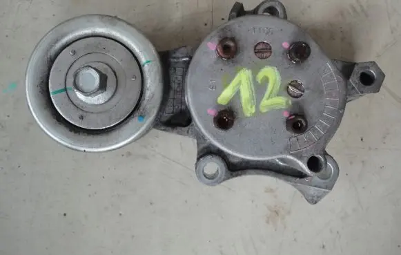 Toyota Hilux (AN120, AN130) Generator/alternator belt tensioner