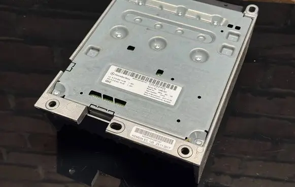 Mercedes-Benz A W176 Sound amplifier A2189001408