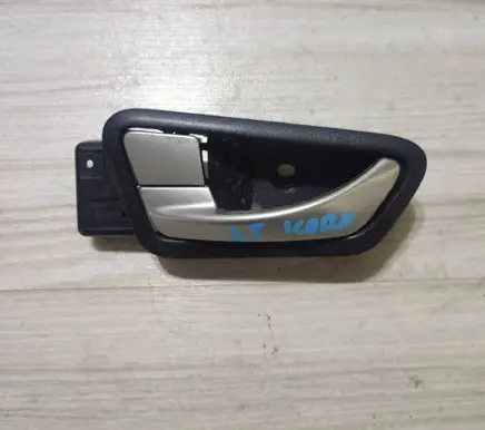 Peugeot Rifter Front door interior handle A050788