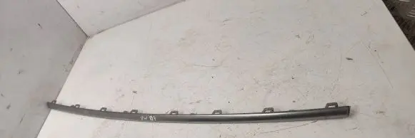 Front bumper splitter molding