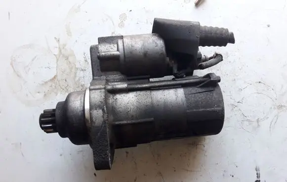 Volkswagen PASSAT B6 Starter motor 02M911023N