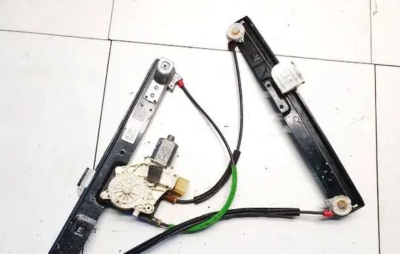 Sliding door window regulator with motor