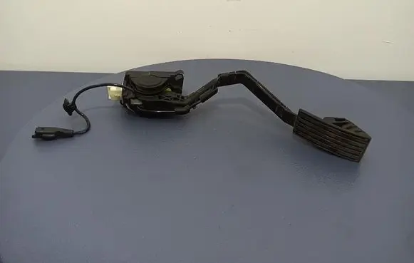 Peugeot 407 Accelerator throttle pedal 9650341780