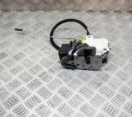 Chevrolet Cruze Coupe door lock (next to the handle) 13578260
