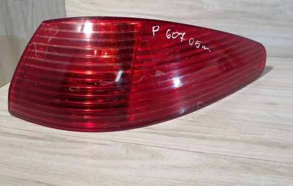 Peugeot 607 Rear/tail lights