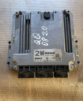 Nissan Qashqai+2 Engine control unit/module 0281013855