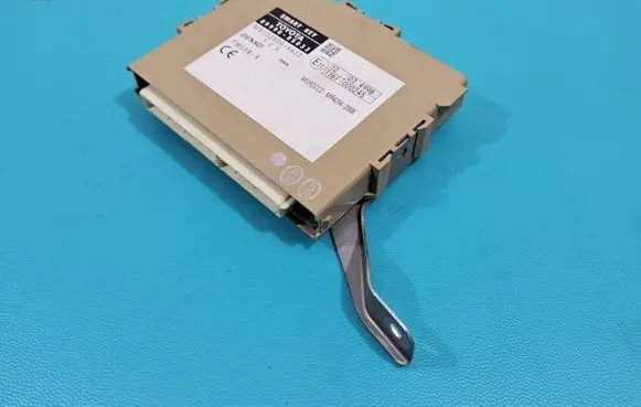 Toyota Avensis T270 Central body control module 89990-05033 IMPRK1397219