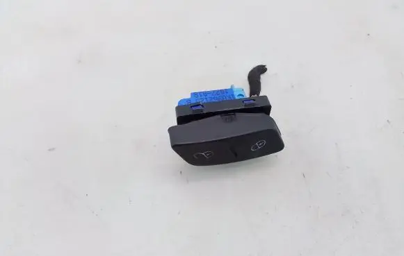 Volkswagen Golf V Central locking switch button 1K0962125B