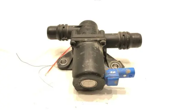 Peugeot 208 II Coolant heater control valve 9839333280