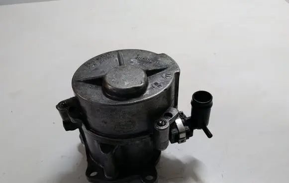 Renault Megane II Vacuum pump D163451323 2A251005