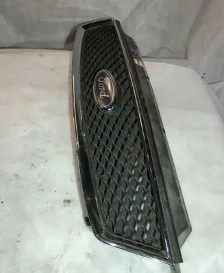 Ford Focus C-MAX Front bumper upper radiator grill 3M51R8200