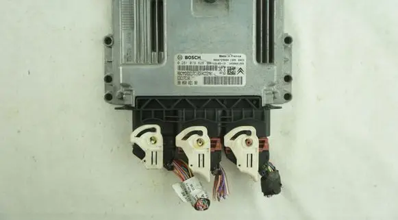 Peugeot 208 Engine control unit/module 9806002180