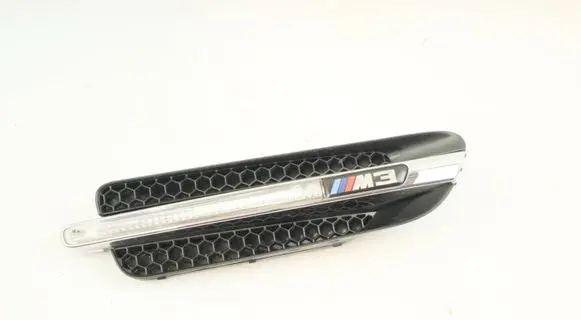 BMW 3 E90 E91 Front fender indicator light 8046448 51138046448 8042228