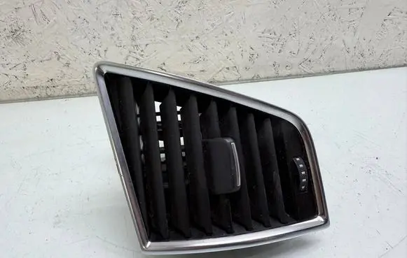 Audi Q5 SQ5 Dashboard side air vent grill/cover trim 8R1820901G