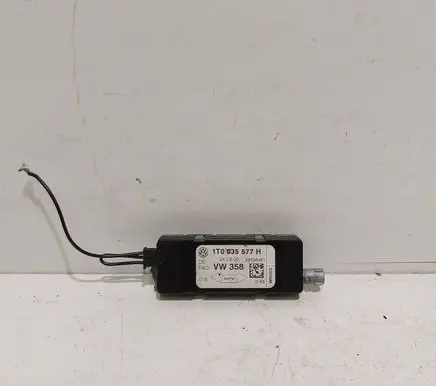 Volkswagen Touran I Antenna control unit 1T0035577H 28026451