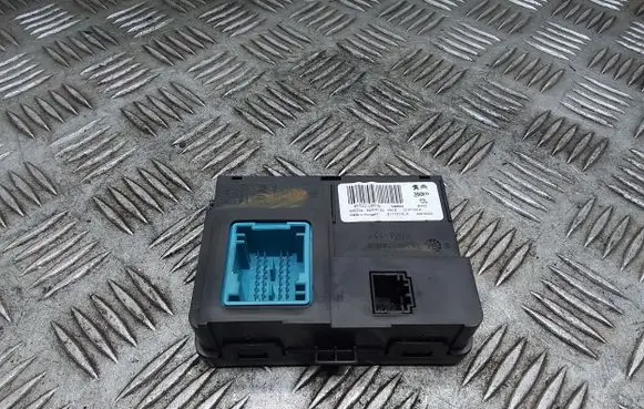 Peugeot Traveller Other control units/modules 9832228080