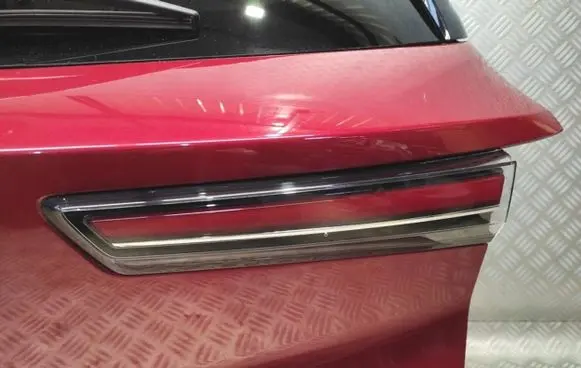 Opel Mokka B Tailgate rear/tail lights