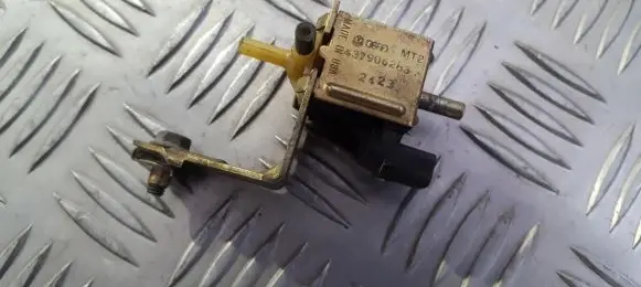 Audi A6 S6 C4 4A Turbo solenoid valve 437906283A