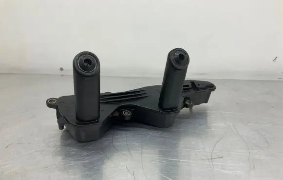 BMW 7 F01 F02 F03 F04 Oil breather separator 7566260