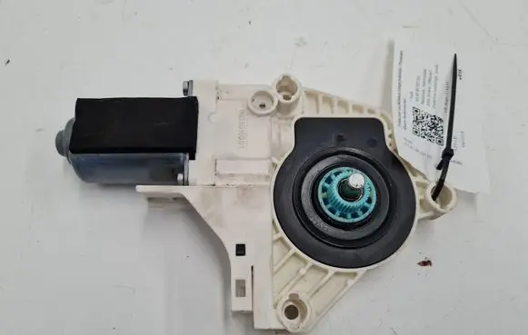 Audi A5 8T 8F Front door window regulator motor 8T0959802B