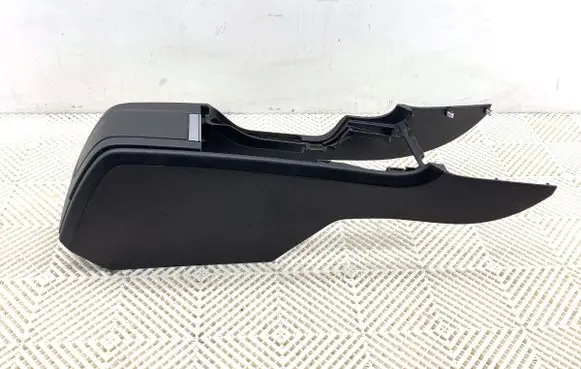 Ford Mustang V Center console DR3363045A06
