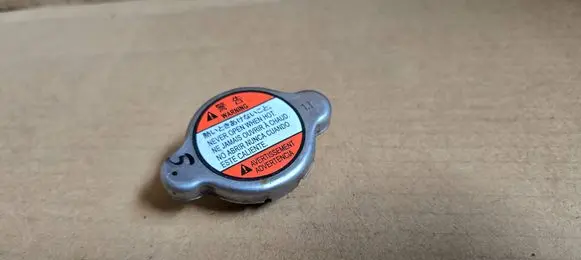 Suzuki Ignis Coolant expansion tank/reservoir cap 1792083E00