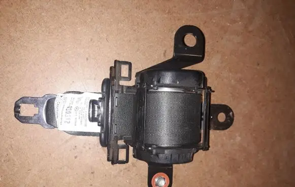 KIA Sportage Middle seatbelt (rear) 898503U200