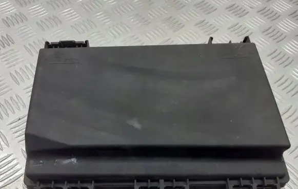 Opel Astra H Fuse box cover 5DK008