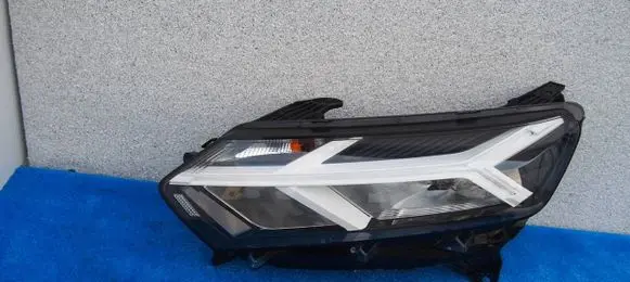 Dacia Sandero III Headlight/headlamp 260602561R