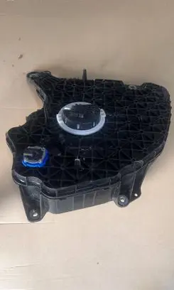 Audi A4 S4 B9 AdBlue liquid reservoir 8W0131969J 8W0131878BH 4102108AB