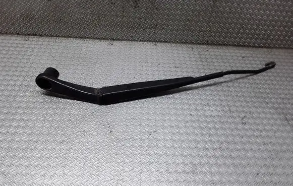 Chrysler 300 - 300C Front wiper blade arm